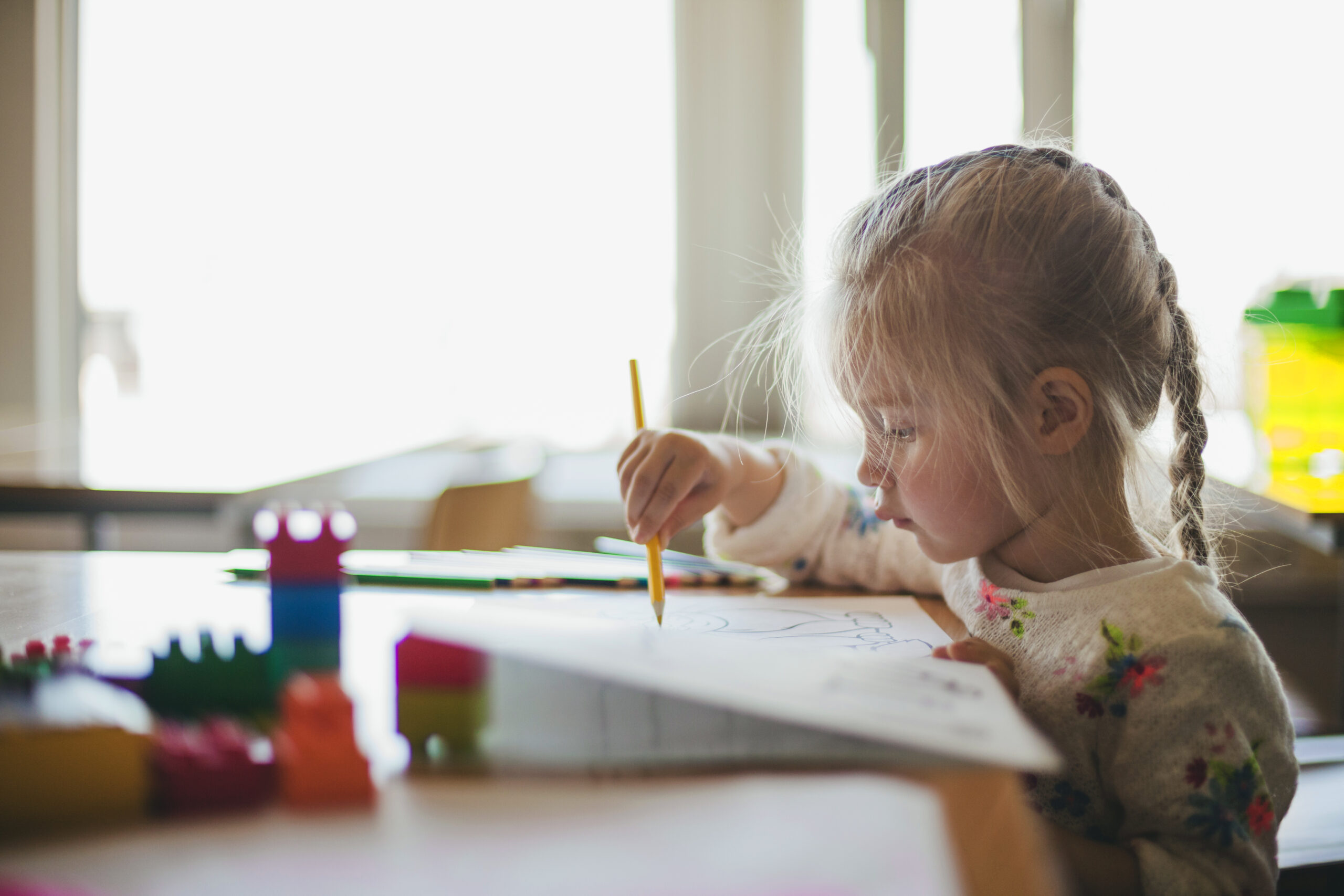Clases de Inglés para niños de 3 a 5 años en Bilbao 5 nina preescolar ingles bilbao scaled Clases de Inglés para niños de 3 a 5 años en Bilbao